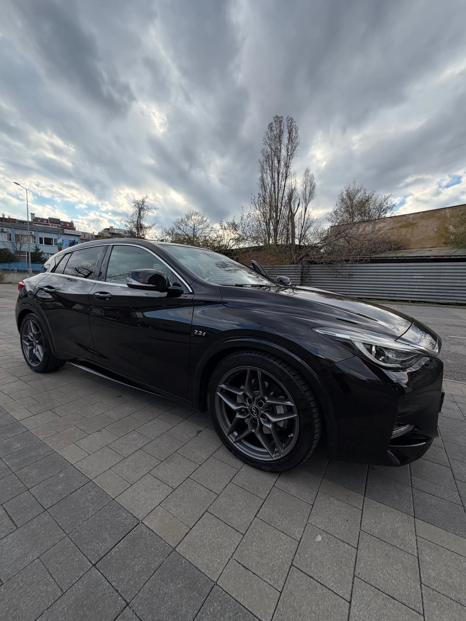 Infiniti Q30, снимка 4 - Автомобили и джипове - 54172953