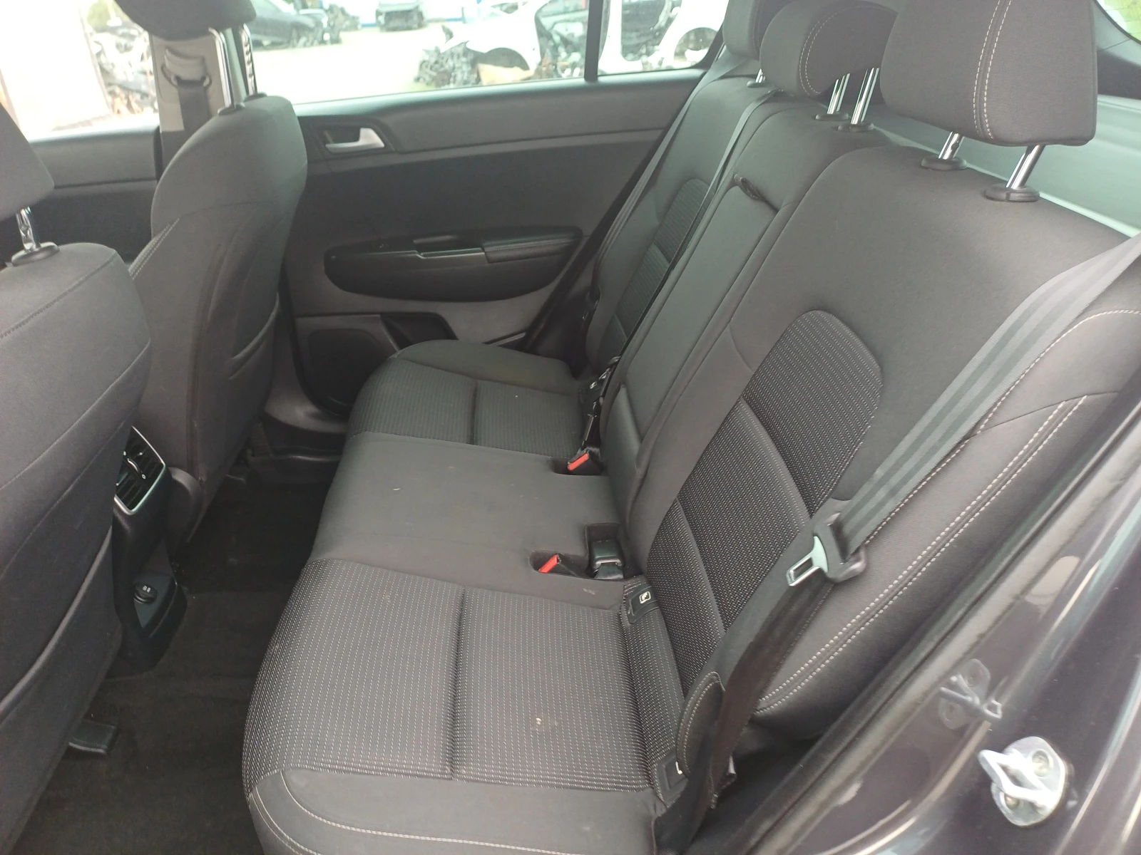 Kia Sportage 1.6gdi-на части, снимка 7 - Автомобили и джипове - 54458351