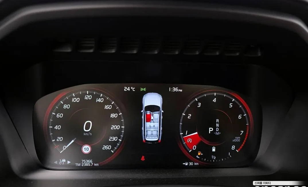 Volvo Xc90 * B6* DIS* 360* HUD* PANO* Bowers & Wilkins* , снимка 6 - Автомобили и джипове - 54705178
