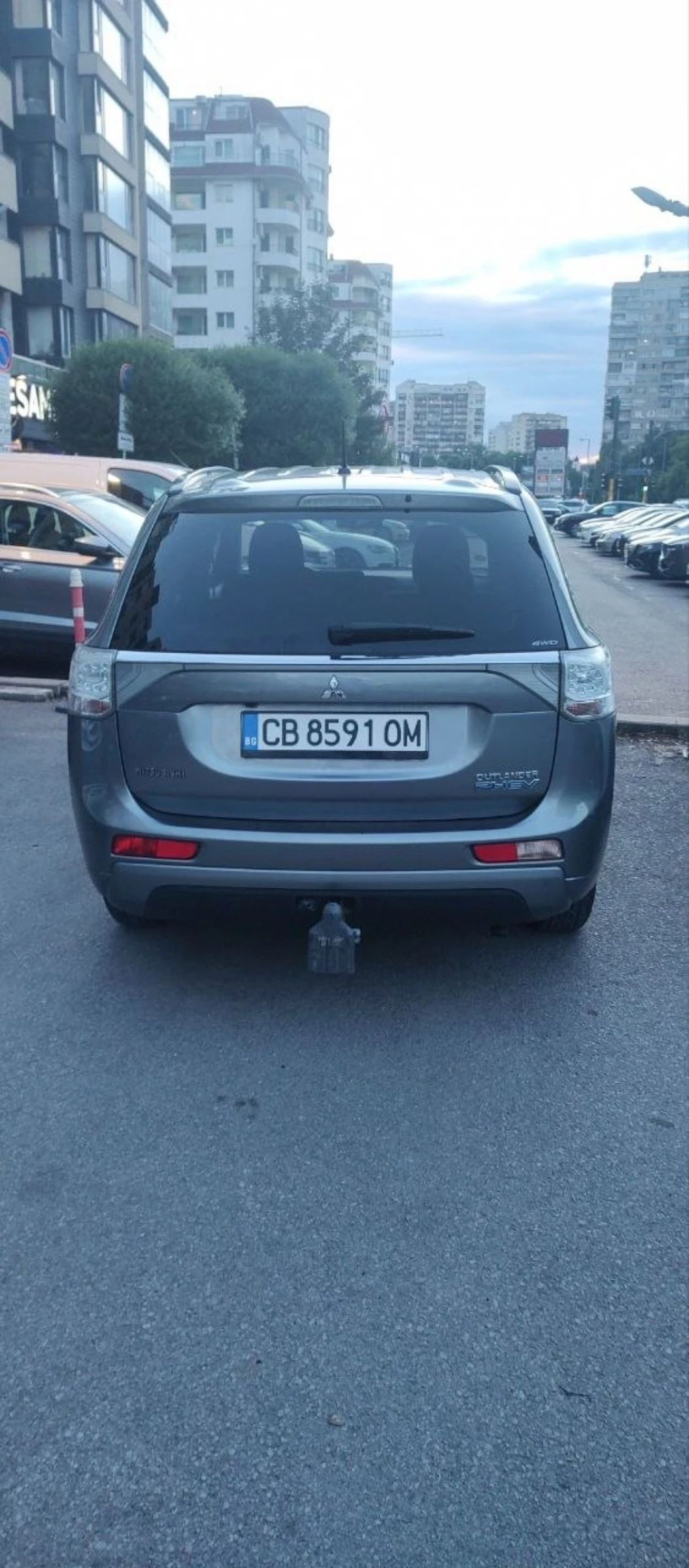 Mitsubishi Outlander Plug-in hybrid , снимка 13 - Автомобили и джипове - 54725454