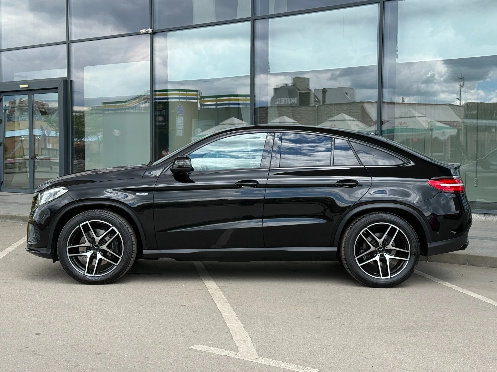 Mercedes-Benz GLE 43 AMG 6 МЕСЕЦА ГАРАНЦИЯ/Coupe 390кс. Германия, снимка 2 - Автомобили и джипове - 54913688