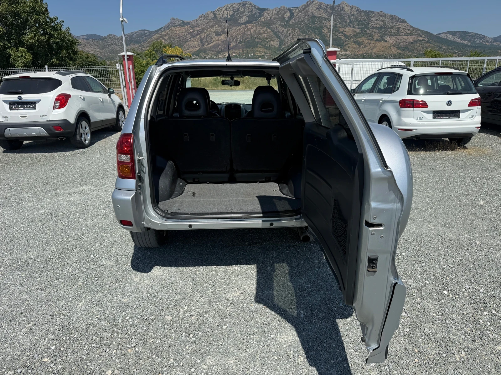 Toyota Rav4 (KATO НОВА), снимка 13 - Автомобили и джипове - 55627699