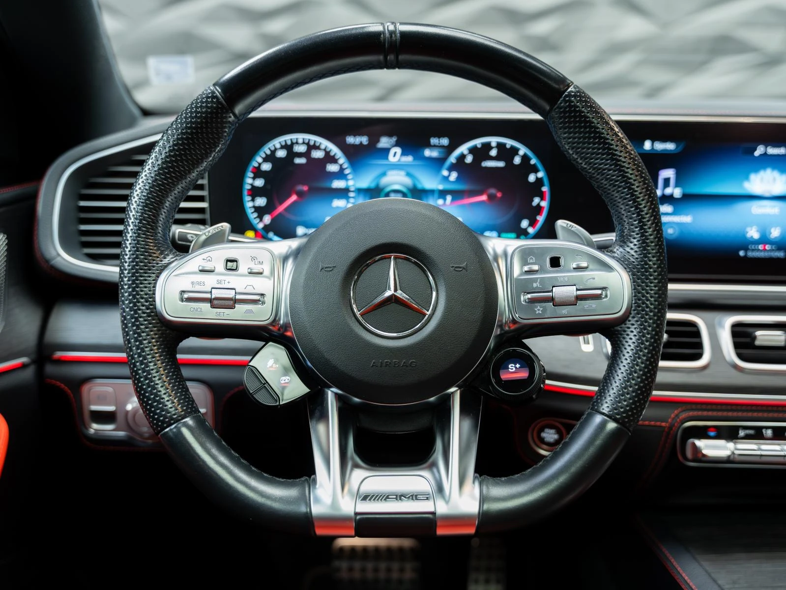 Mercedes-Benz GLE 53 4MATIC COUPE* BURMESTER* 360CAM* ОБДУХВ* PANO* AIRMATIC* , снимка 16 - Автомобили и джипове - 55686321