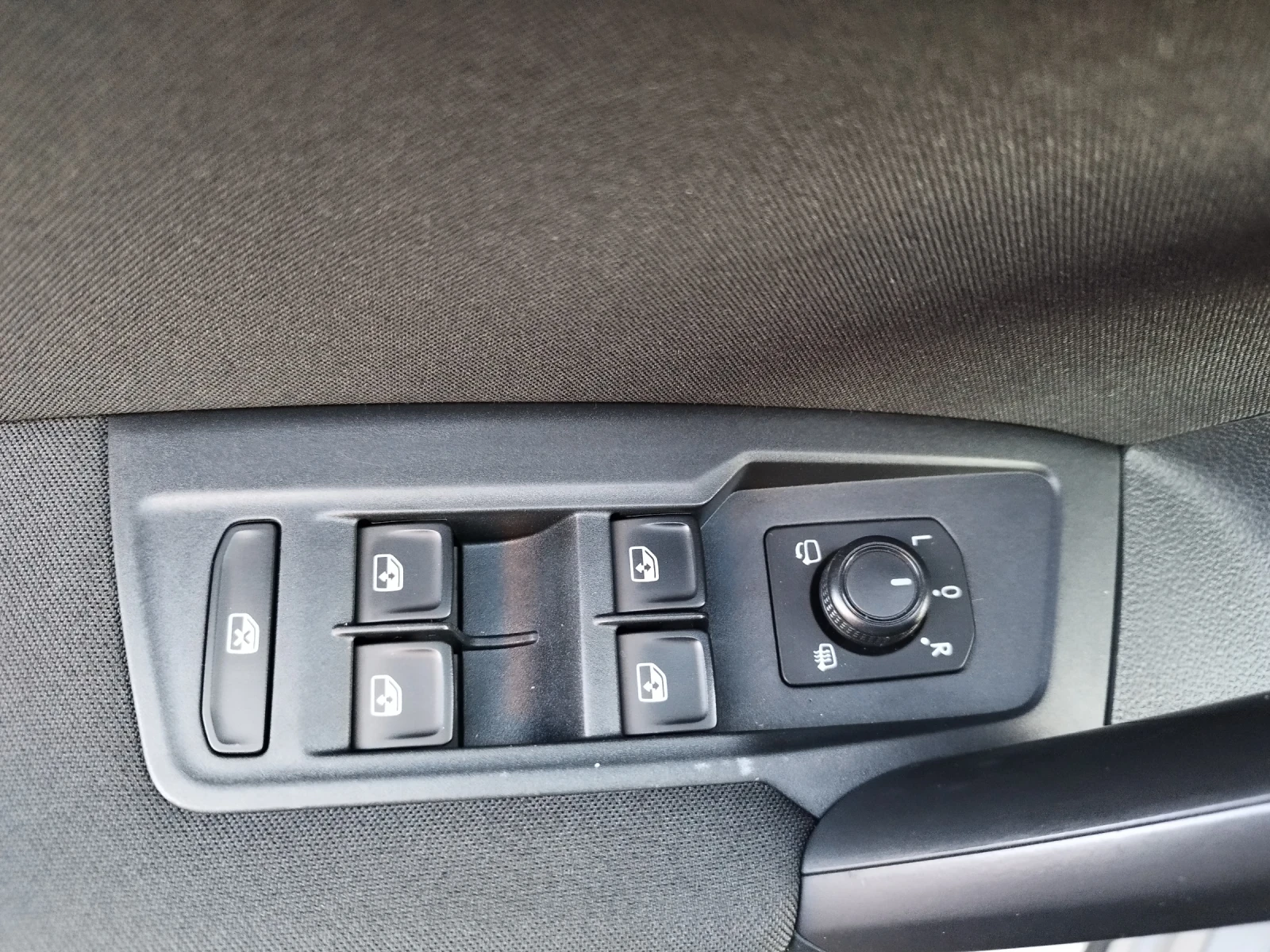 VW Tiguan 1.6 D, 116 k.c.DIGITAL, ЛИЗИНГ , снимка 16 - Автомобили и джипове - 55989728