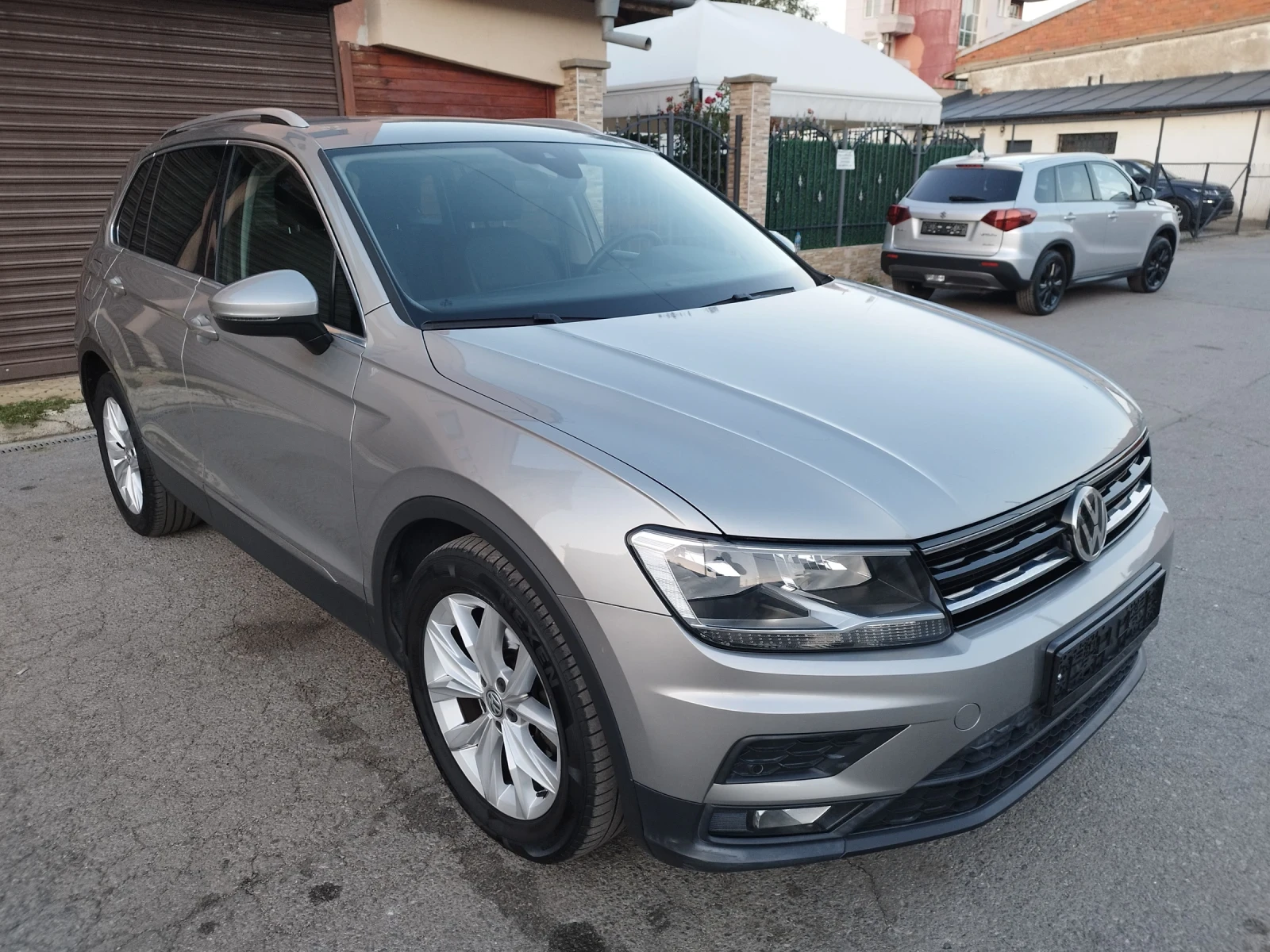 VW Tiguan 1.6 D, 116 k.c.DIGITAL, ЛИЗИНГ , снимка 3 - Автомобили и джипове - 55989728