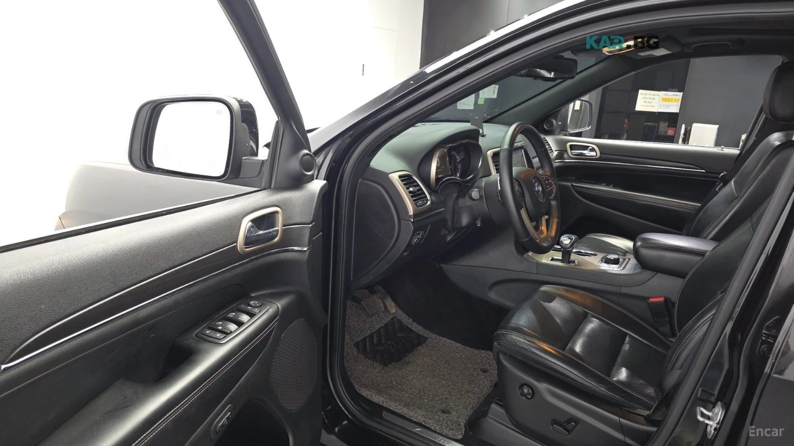 Jeep Grand cherokee LIMITED 3.6* 4X4* 8ZF* ПОДГРЕВИ* ОБДУХ* PANO* , снимка 12 - Автомобили и джипове - 55993167