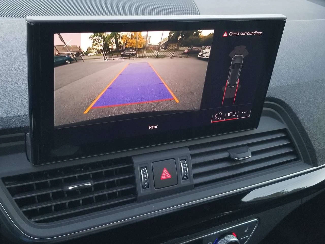 Audi Q5 CAR-PLAY NAV| CAMERA| BLACK OPTICS| MULTI COLOUR A, снимка 14 - Автомобили и джипове - 56437090