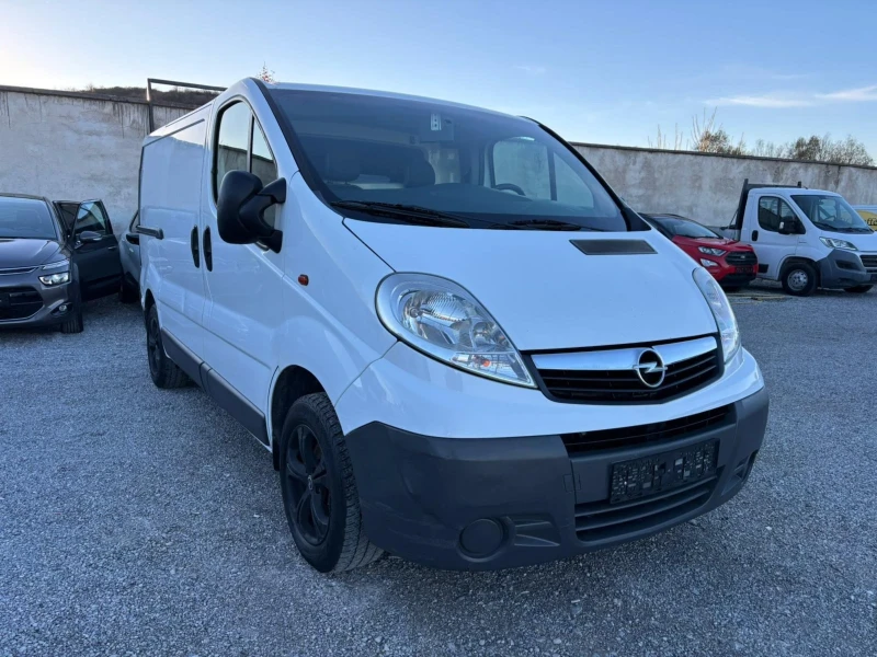 Opel Vivaro 2.0cdti, снимка 3 - Бусове и автобуси - 52487285