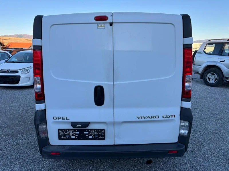 Opel Vivaro 2.0cdti, снимка 8 - Бусове и автобуси - 52487285
