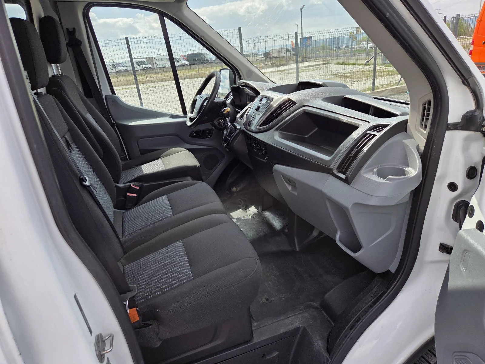 Ford Transit 2.2, снимка 13 - Бусове и автобуси - 54156125