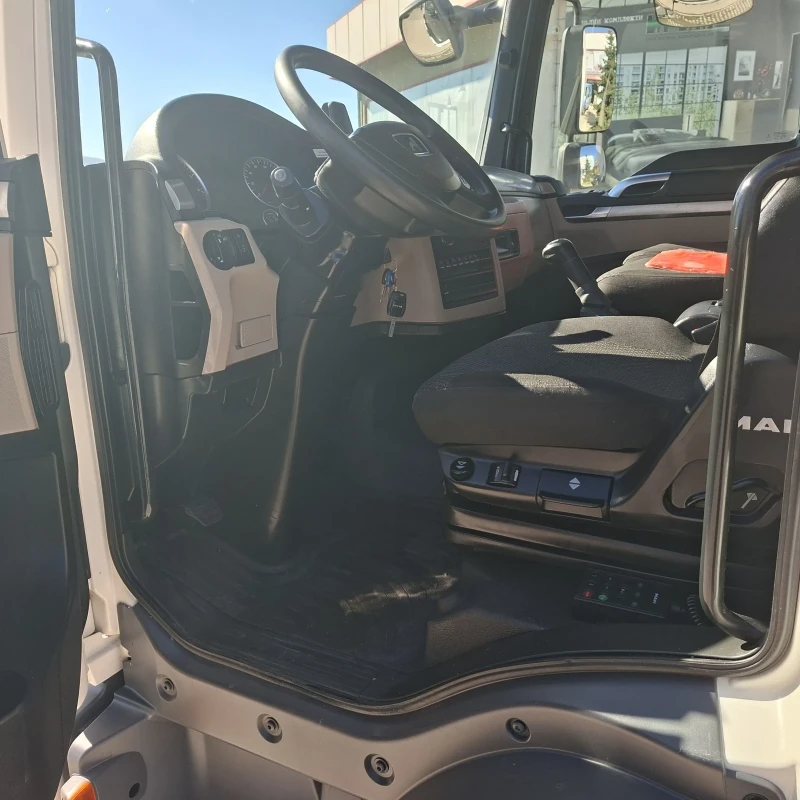 Man Tgl 8180 * 275000КМ * КЛИМА БОРД ВЪЗДУХ ПАДАЩ БОРД , снимка 8 - Камиони - 52227822