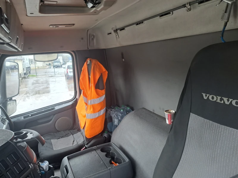 Volvo Fm12 Цистерна , снимка 7 - Камиони - 52466175