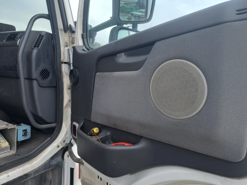 Volvo Fm12 Цистерна , снимка 9 - Камиони - 52466175