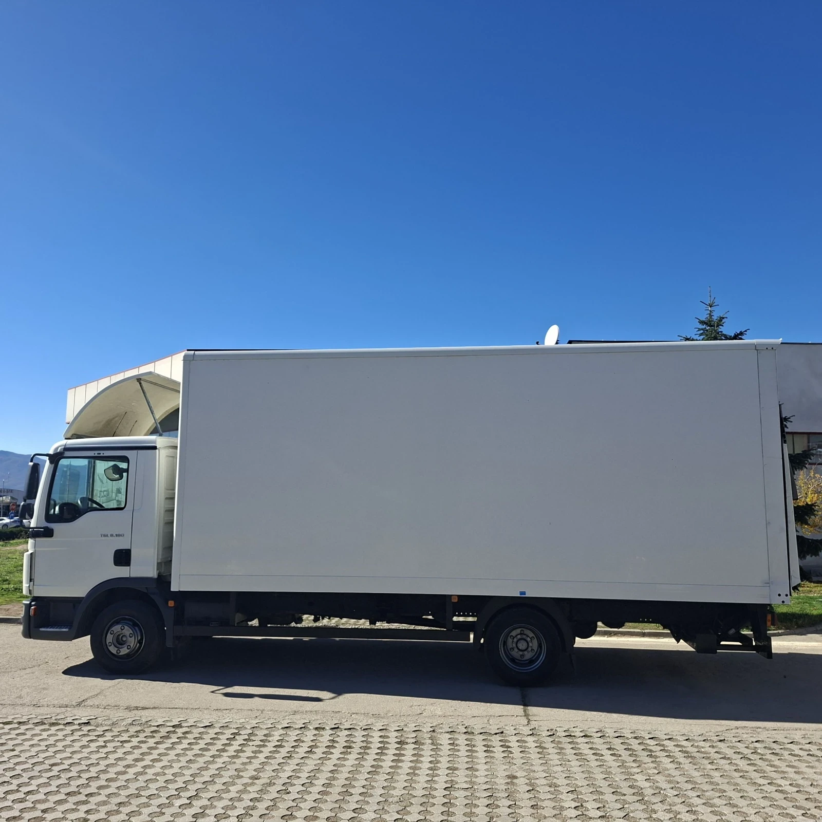 Man Tgl 8180 * 275000КМ * КЛИМА БОРД ВЪЗДУХ ПАДАЩ БОРД  - изображение 5