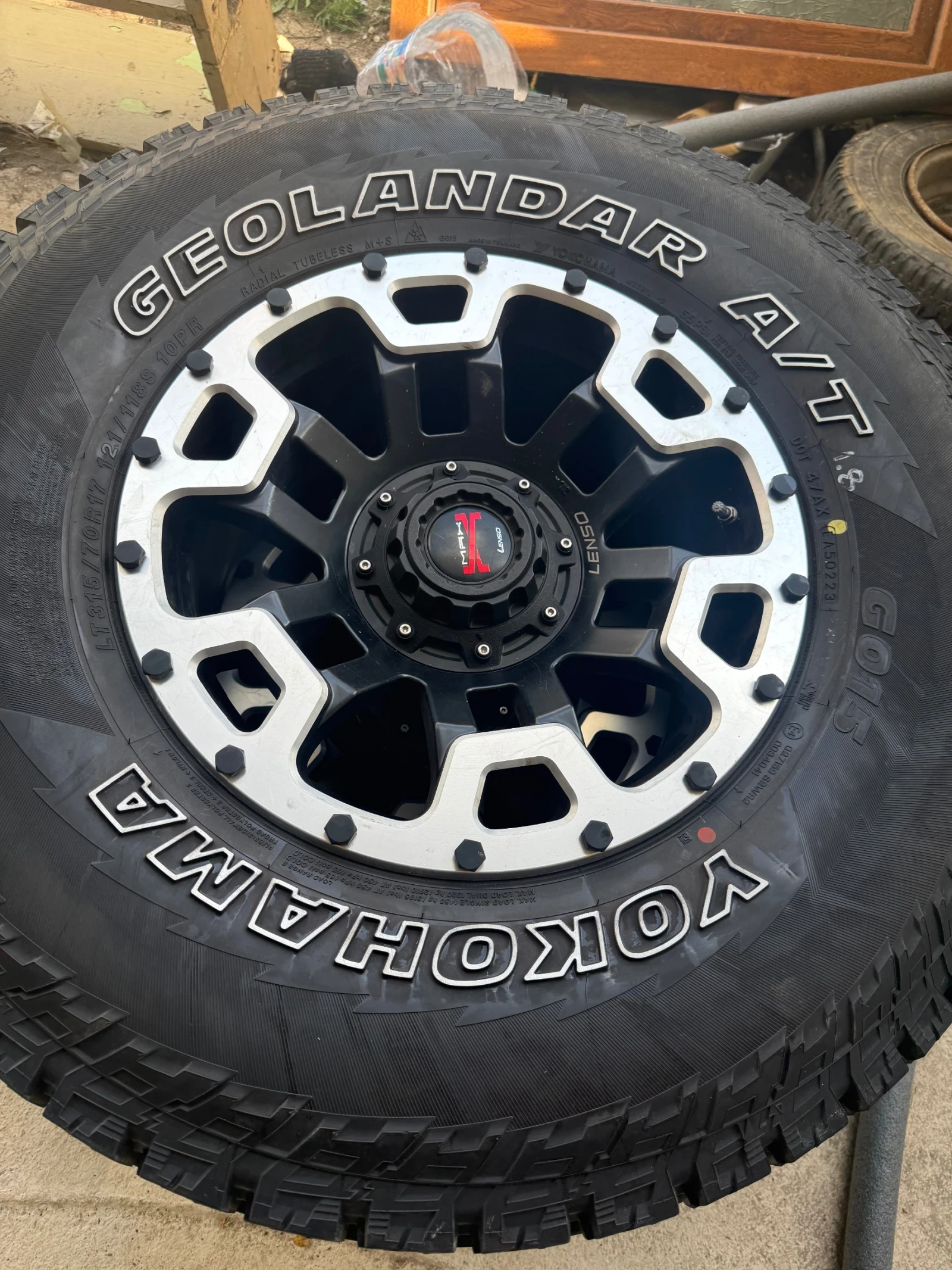 Гуми с джанти Yokohama 315/70R17, снимка 2 - Гуми и джанти - 54554666
