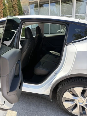 Tesla Model Y Long Range AWD Giga Berlin - 66990 лв. / 34251.44 € - 29517682 8