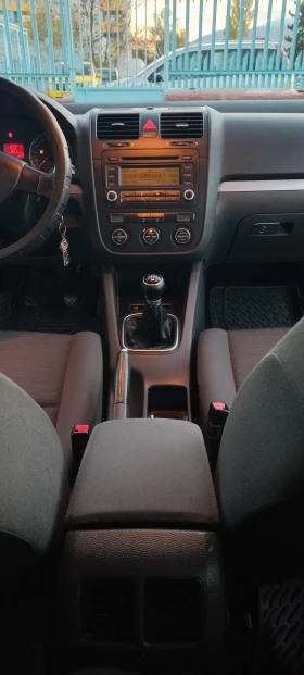 VW Golf 1.6 fsi - 2500 € / 4889.57 лв. - 36204909 4