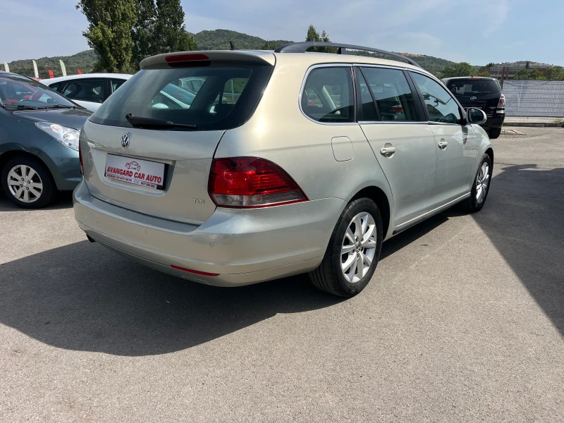 VW Golf 1.6TDI 105 к.с Автомат, снимка 4 - Автомобили и джипове - 47211113