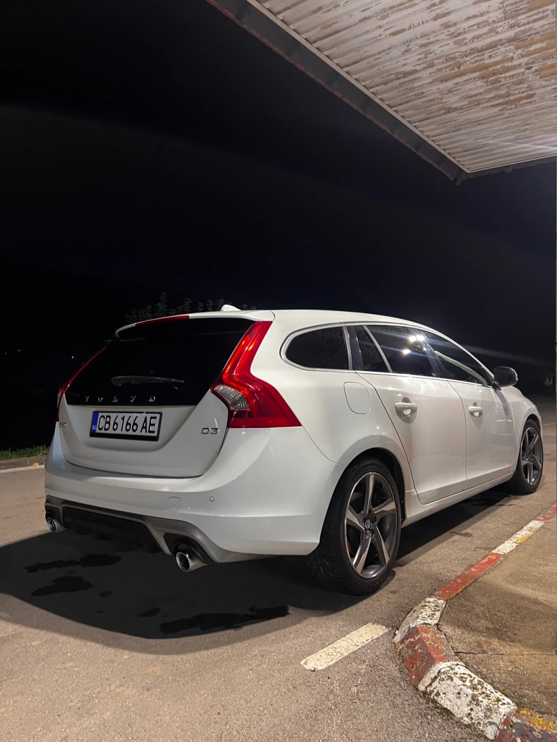 Volvo V60 R DESIGN D3, снимка 3 - Автомобили и джипове - 47768449