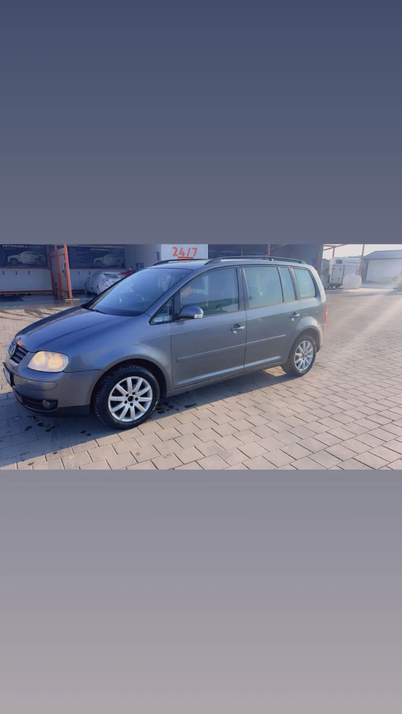 VW Touran 2.0, снимка 5 - Автомобили и джипове - 48708115