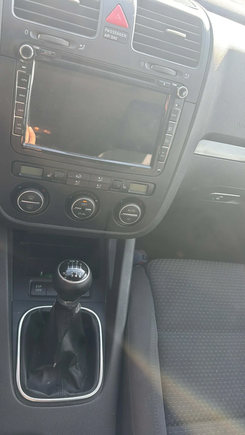 VW Golf, снимка 4 - Автомобили и джипове - 52524925