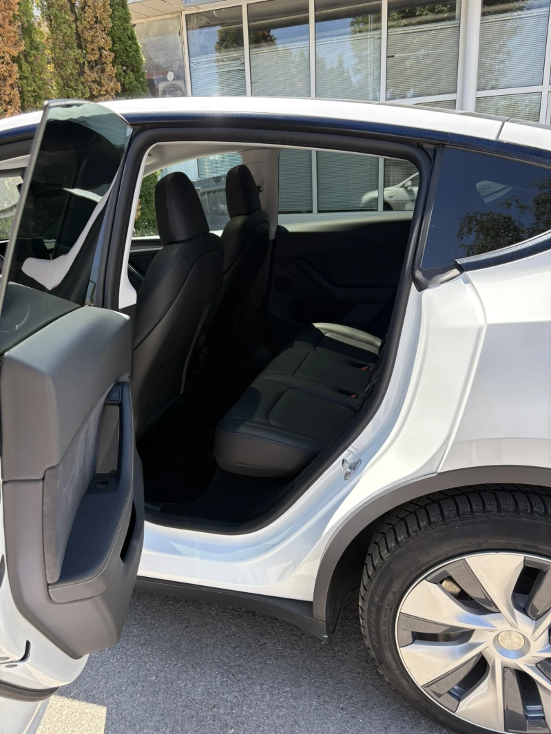 Tesla Model Y Long Range AWD Giga Berlin, снимка 8 - Автомобили и джипове - 52611573