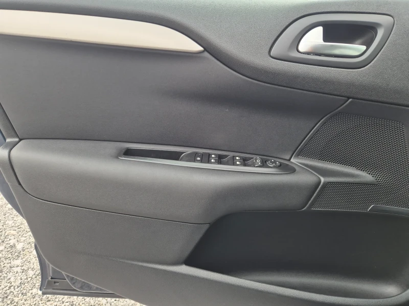 Citroen C4 1.6 HDI, снимка 8 - Автомобили и джипове - 53102232