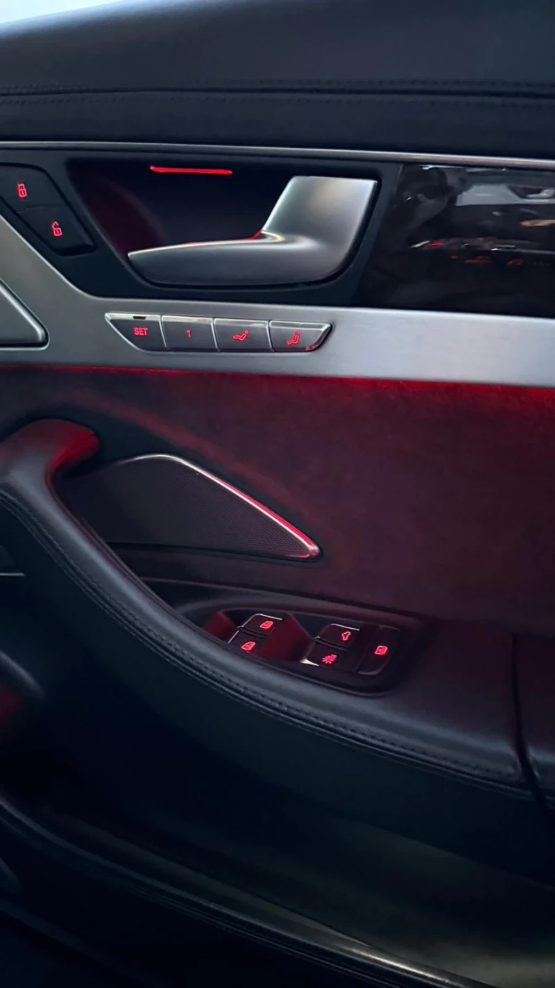 Audi A8, снимка 12 - Автомобили и джипове - 53332052