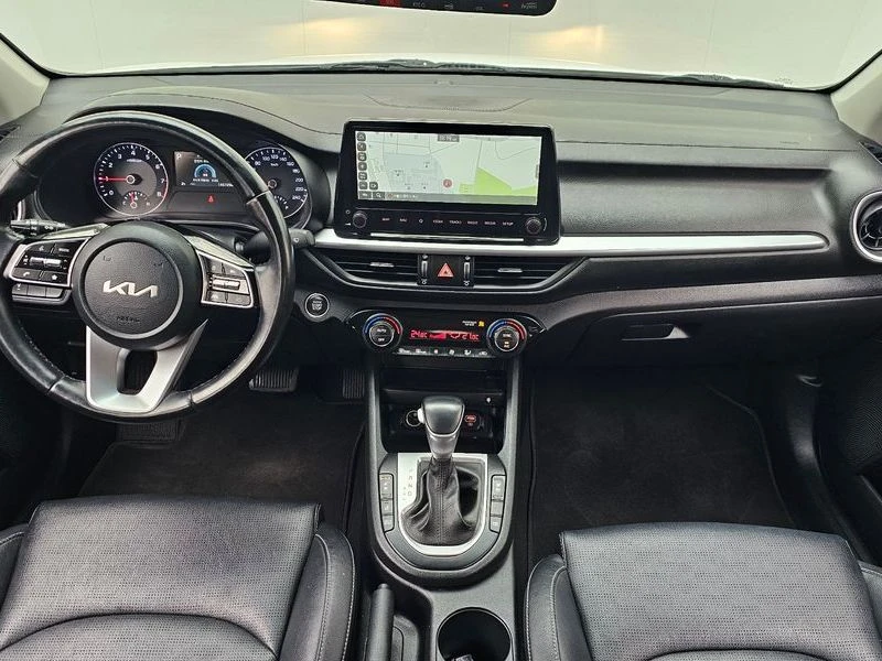 Kia K3 1.6 Automatic, снимка 9 - Автомобили и джипове - 55585786