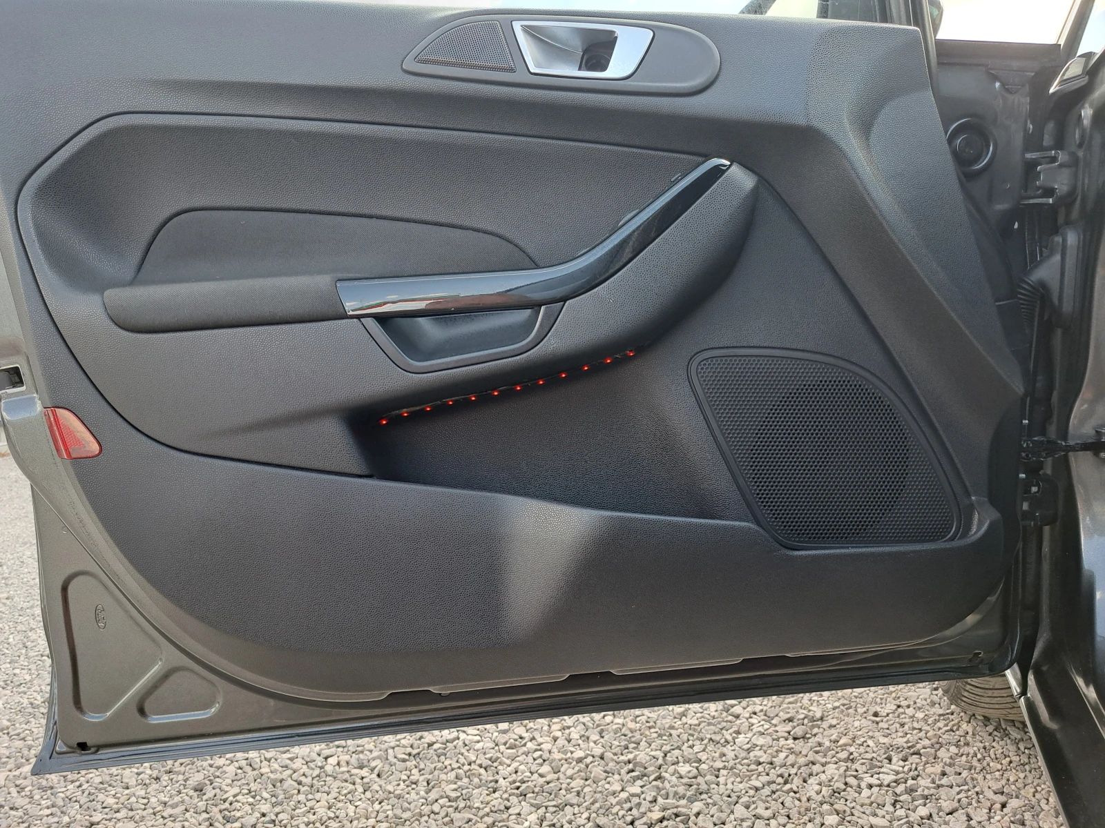 Ford Fiesta 1.4i GPL, снимка 10 - Автомобили и джипове - 54071468