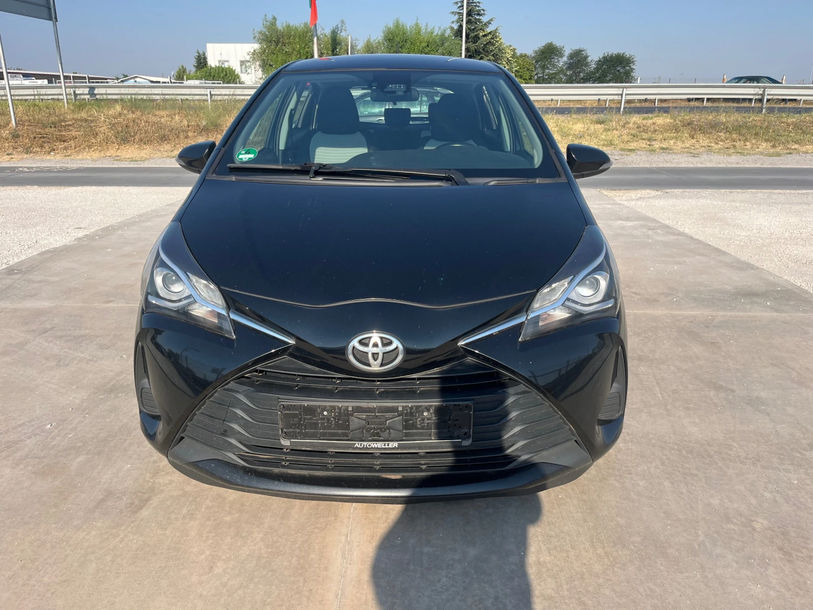 Toyota Yaris 1, 4D - изображение 2