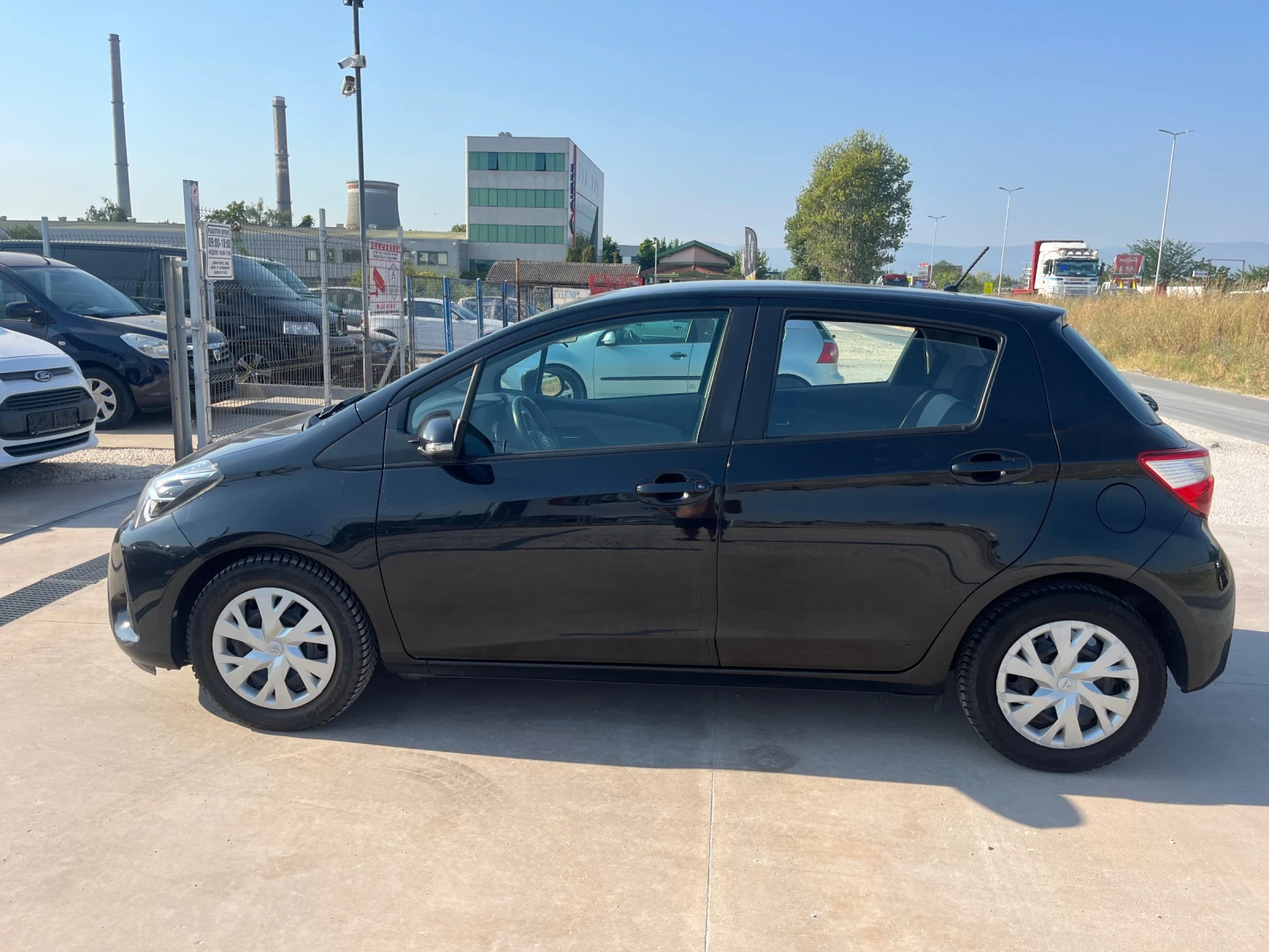 Toyota Yaris 1, 4D - изображение 9