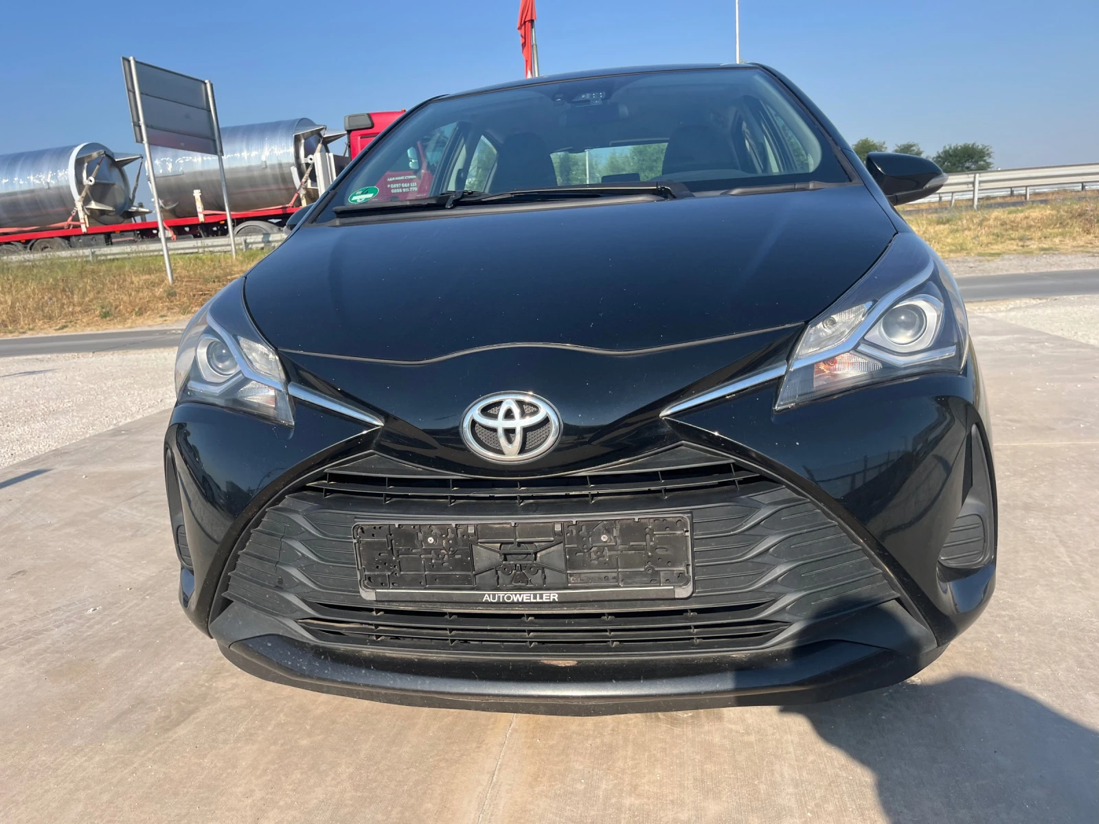 Toyota Yaris 1, 4D - изображение 10