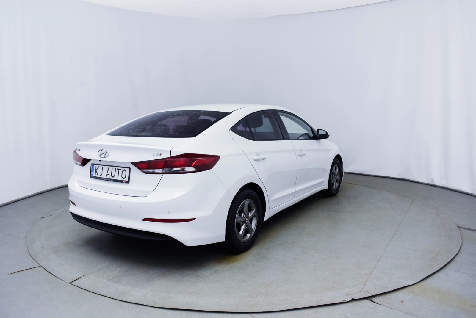 Hyundai Elantra 1.6 LPI - изображение 6