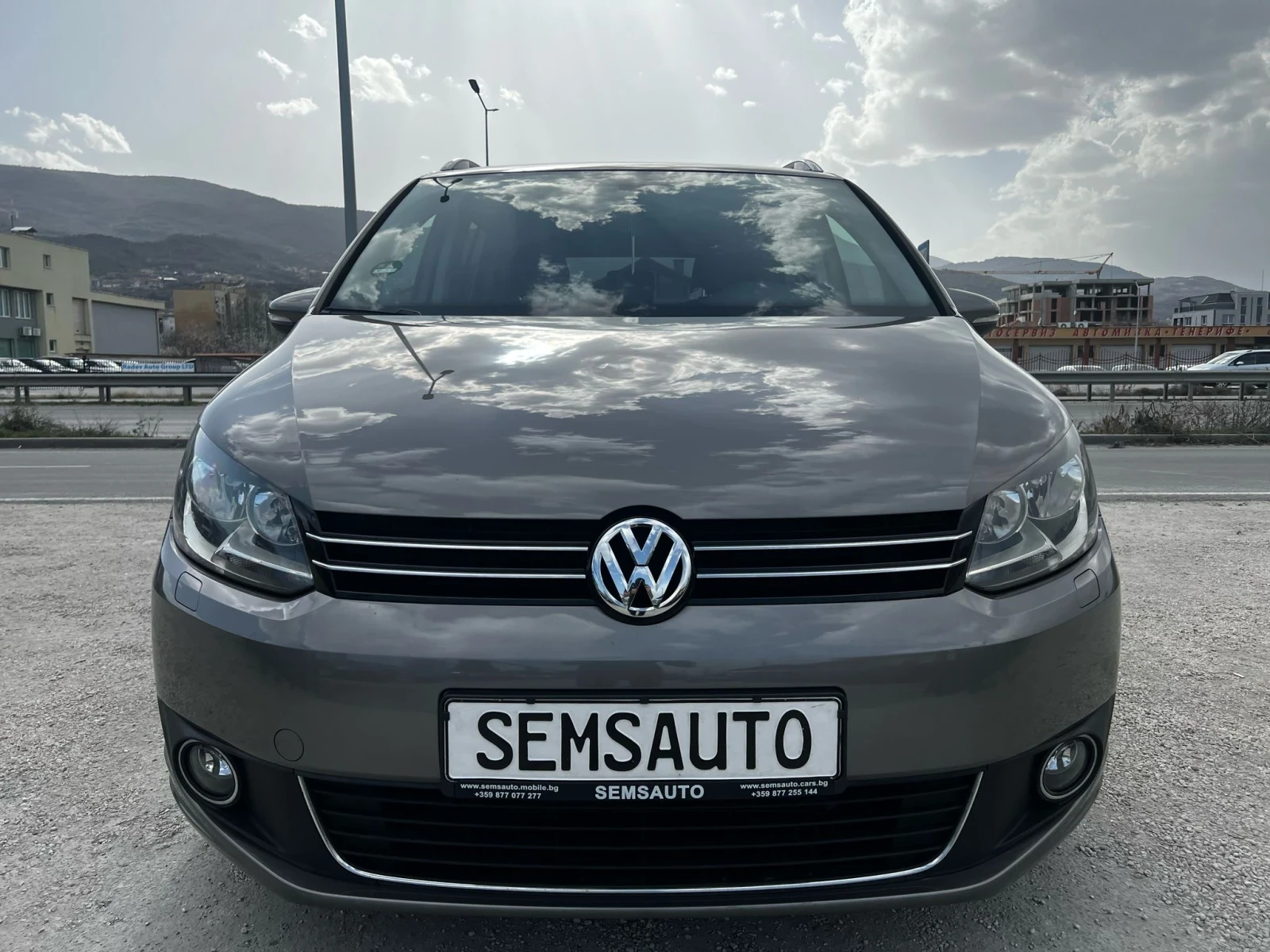 VW Touran 2.0 TDi HiGHLiNE  DSG EURO 5 - изображение 2