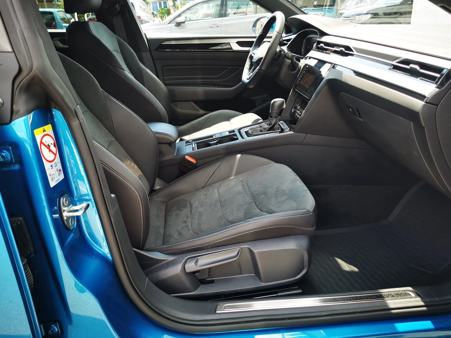 VW Arteon R-Line 2.0 TDI SCR 4MOT DSG - изображение 6