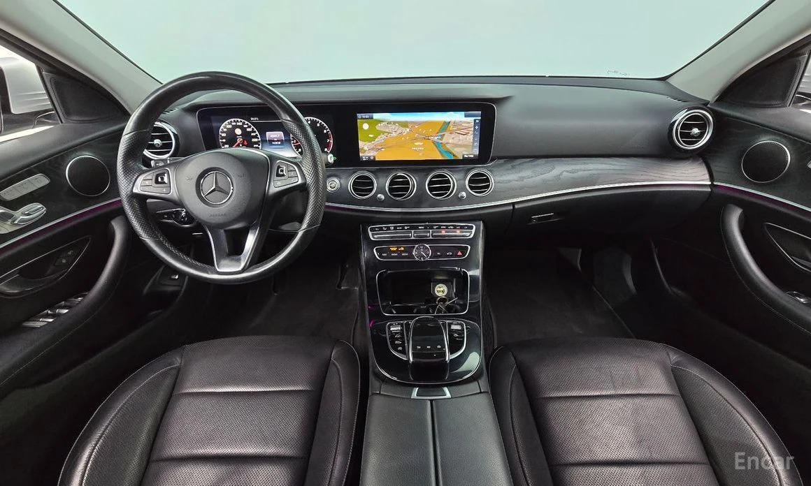 Mercedes-Benz E 300  - изображение 7