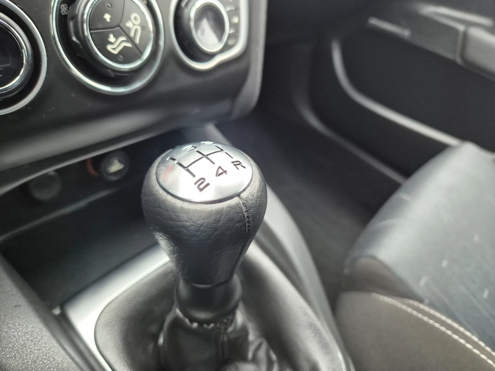 Citroen C4 1.6 HDI - изображение 9