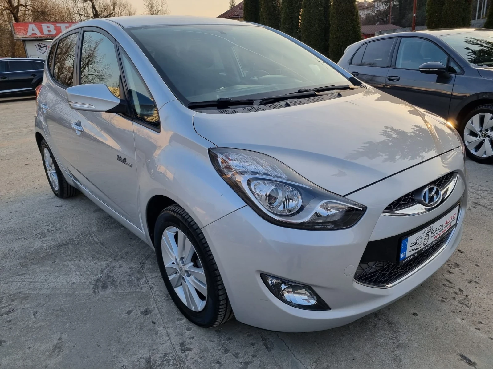 Hyundai Ix20 1.6i ШВЕЙЦАРИЯ, снимка 2 - Автомобили и джипове - 53714536