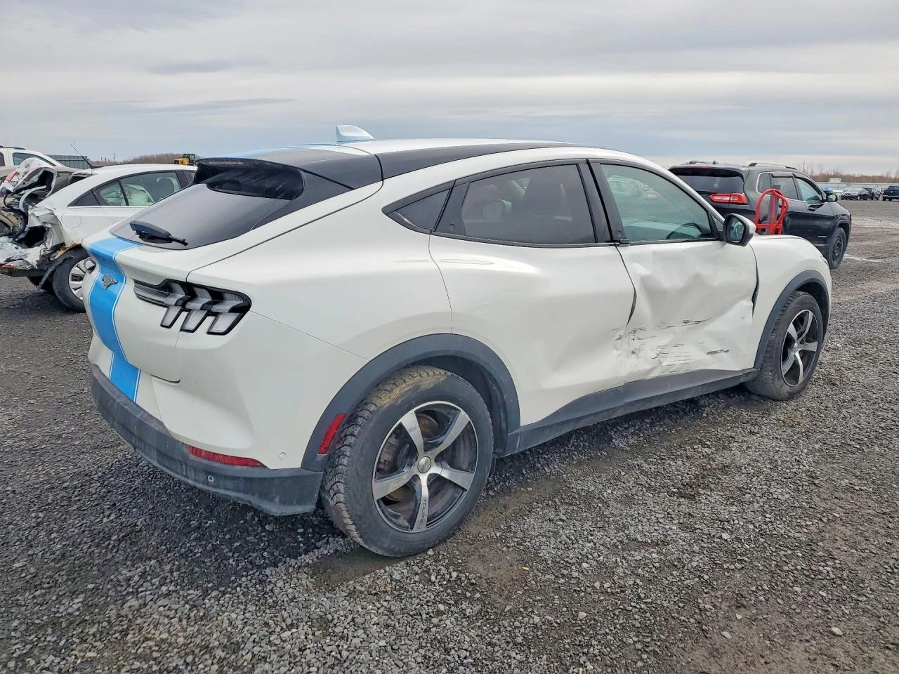 Ford Mustang Mach-E Select, снимка 3 - Автомобили и джипове - 53900777