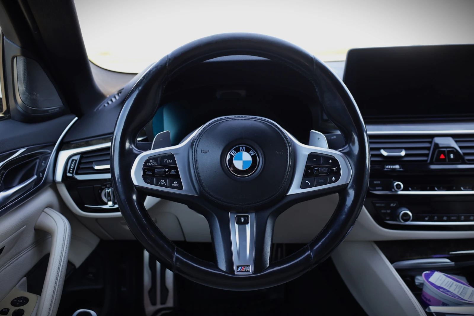 BMW 540 i Бензин/Електричество, снимка 7 - Автомобили и джипове - 54352891