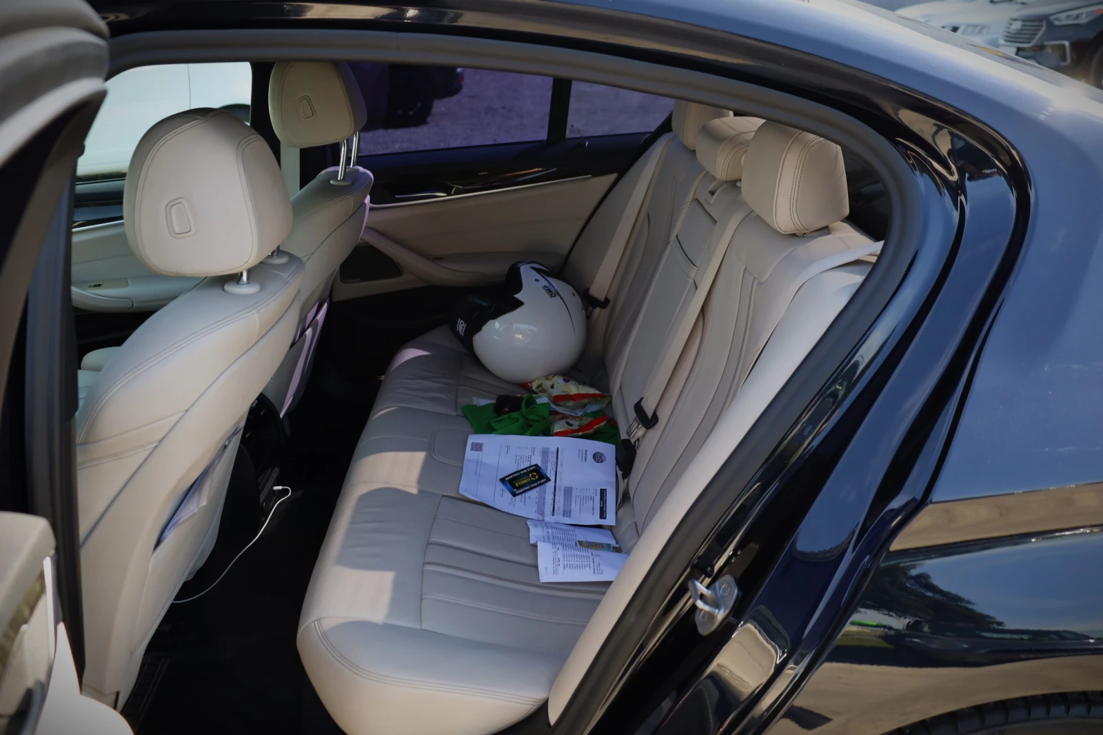 BMW 540 i Бензин/Електричество, снимка 11 - Автомобили и джипове - 54352891