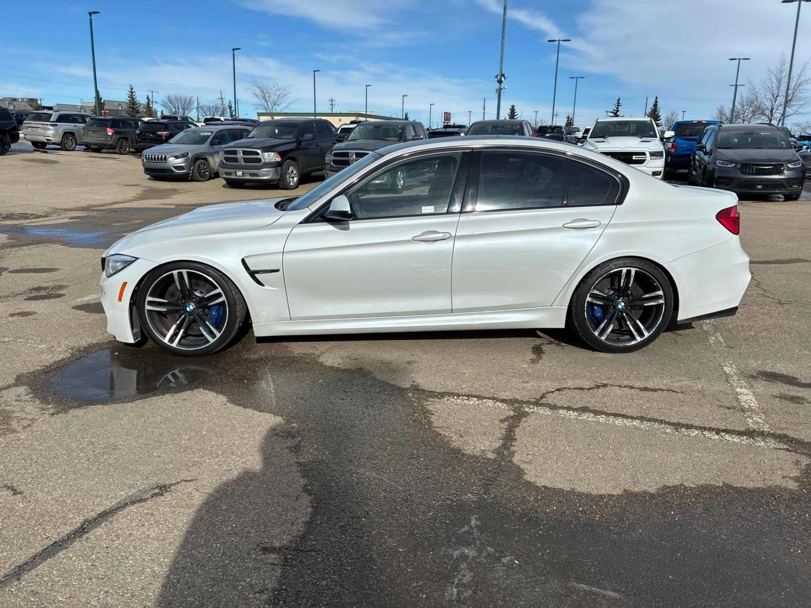 BMW M3 DCT* HARMAN* HEADUP* ПОДГРЕВ* КАМЕРИ* CARBON, снимка 2 - Автомобили и джипове - 54558022