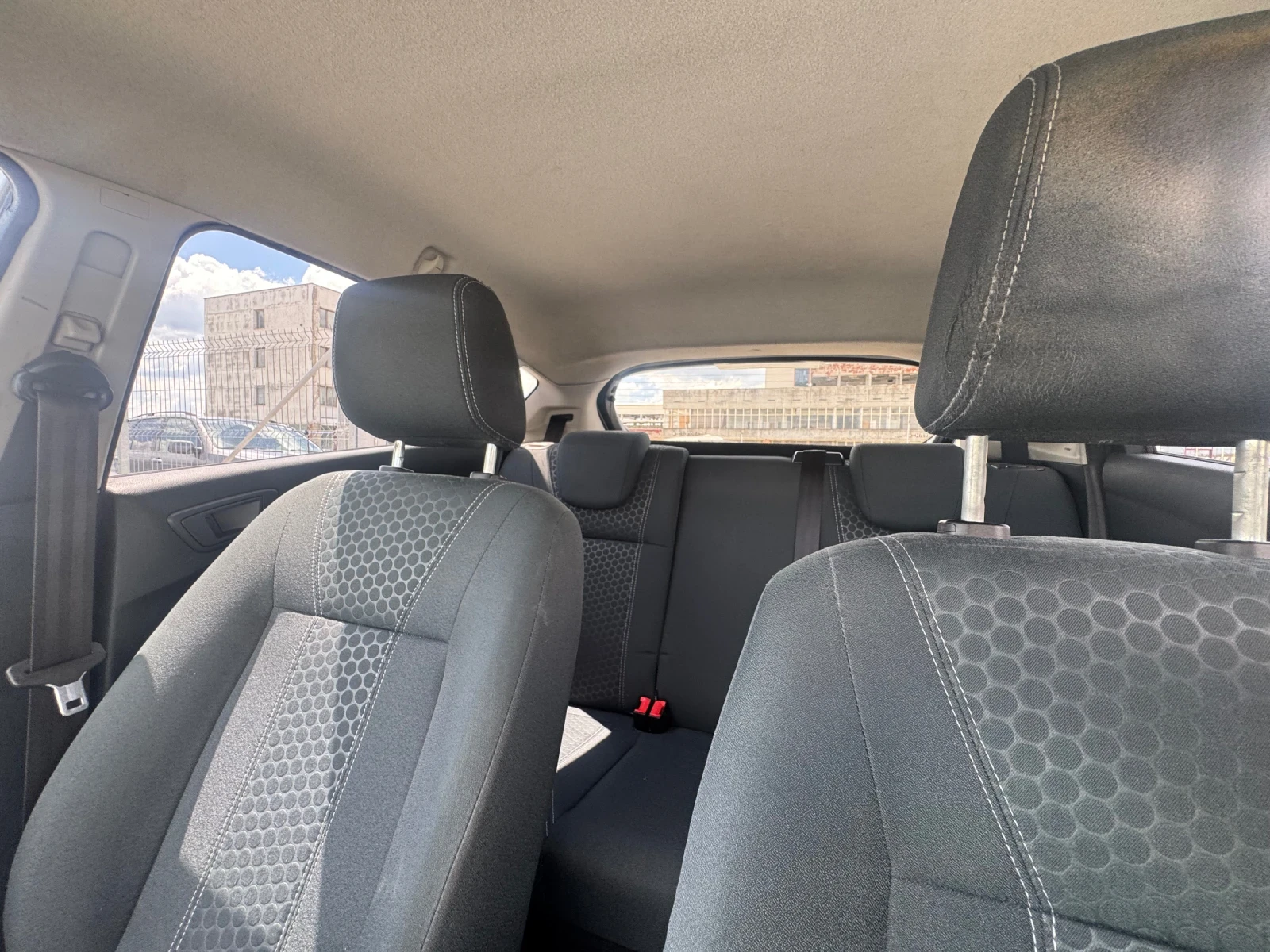 Ford Fiesta 1.6TDCI KLIMATIK, снимка 12 - Автомобили и джипове - 54668265
