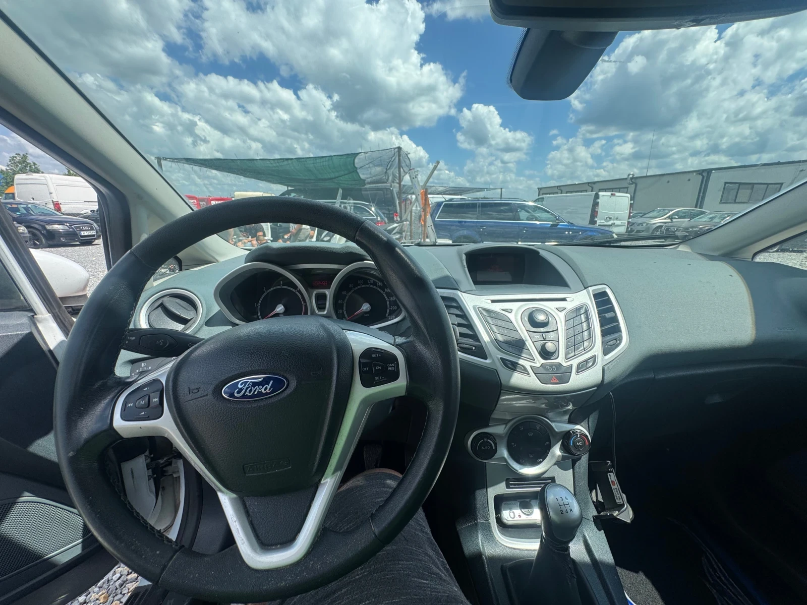 Ford Fiesta 1.6TDCI KLIMATIK, снимка 10 - Автомобили и джипове - 54668265
