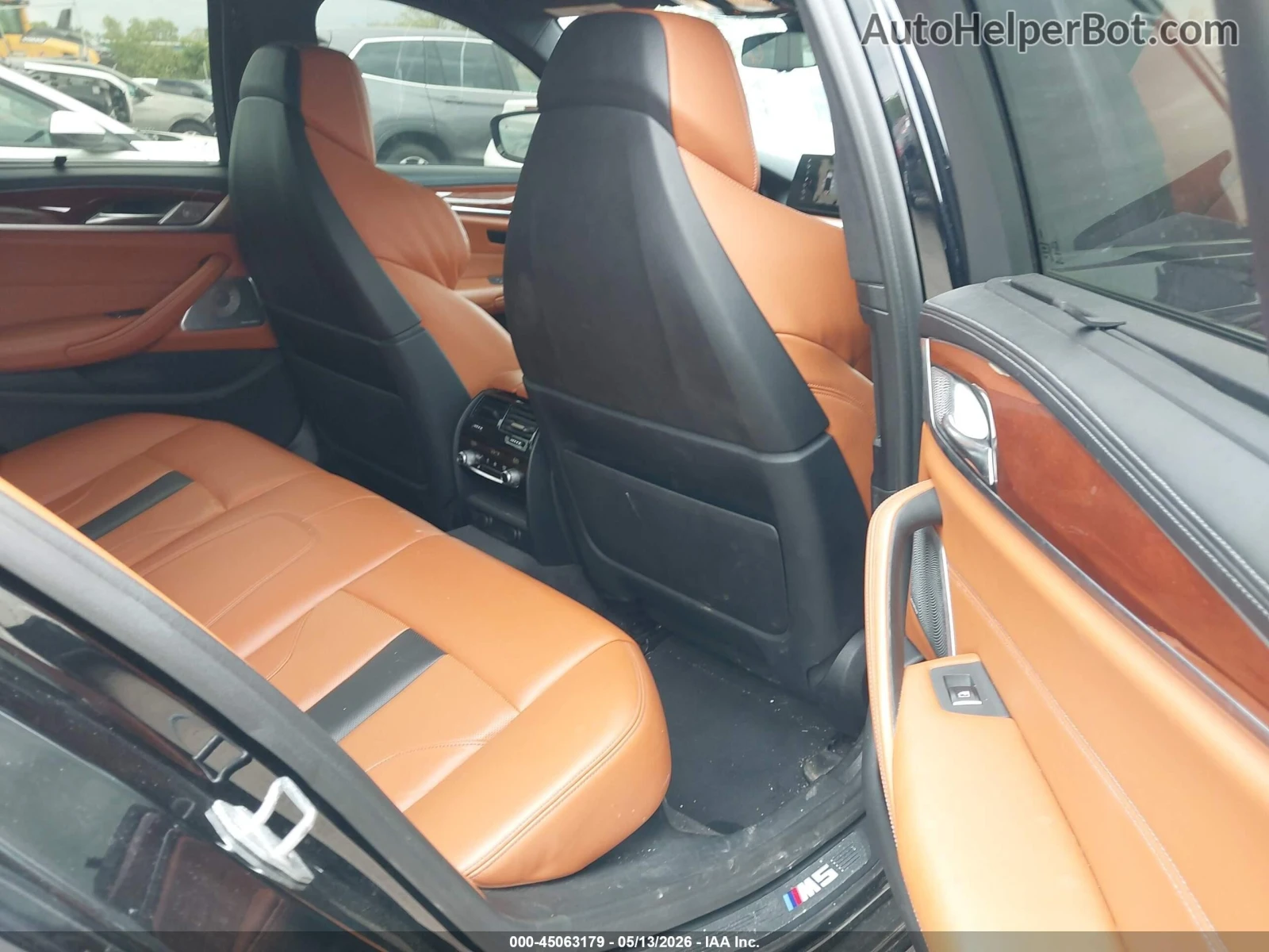 BMW M5 Bowers Wilkins* 2ключа, снимка 8 - Автомобили и джипове - 54792000