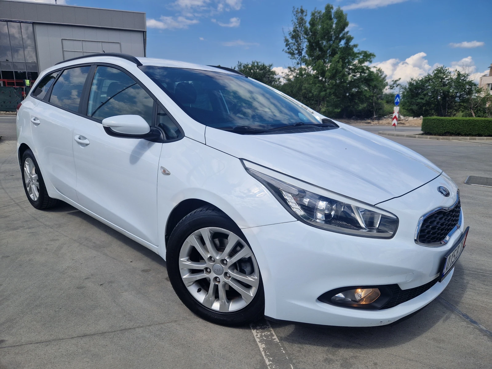 Kia Ceed 1.6/110кс/ЕU5, снимка 2 - Автомобили и джипове - 54804383