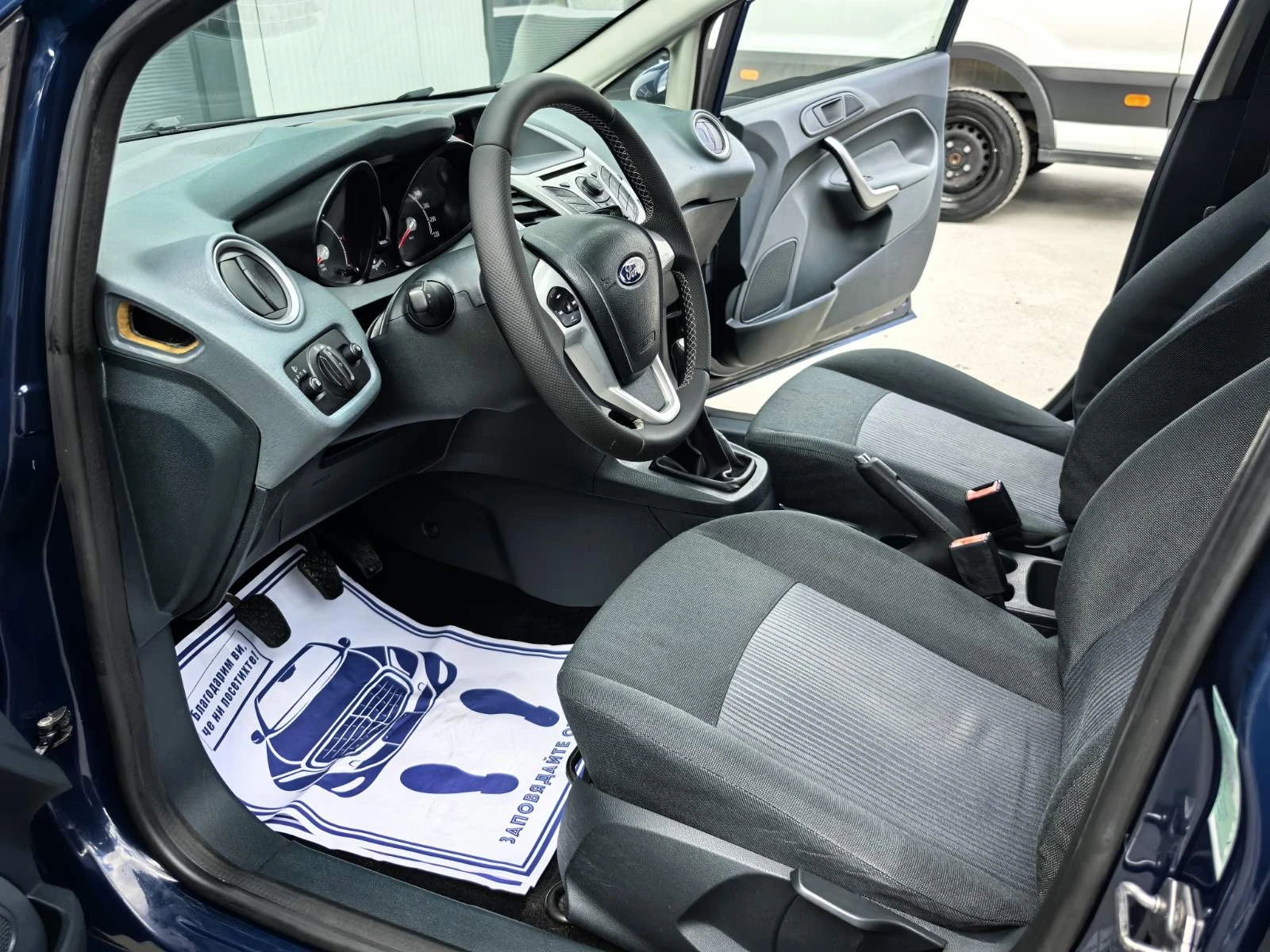 Ford Fiesta 1.4hdi-KLIMA, снимка 9 - Автомобили и джипове - 56215603