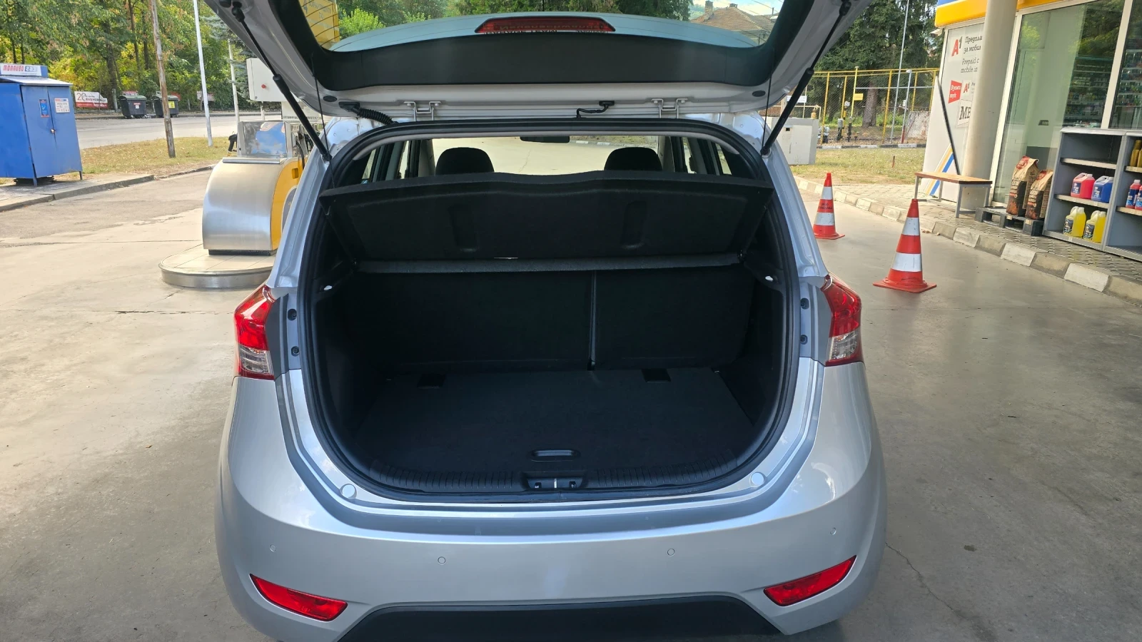 Hyundai Ix20 1.6i ШВЕЙЦАРИЯ , снимка 15 - Автомобили и джипове - 56334557