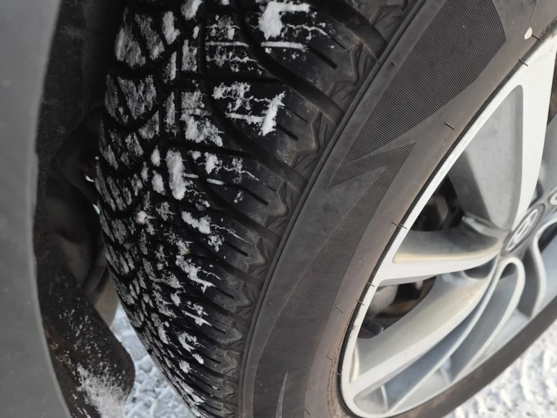 Hyundai Santa fe * 2.4L Essential AWD w/Safety Pkg/Dk Chrome Accent, снимка 15 - Автомобили и джипове - 52722094